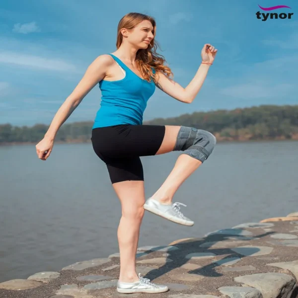 knee cap with rigid hinge